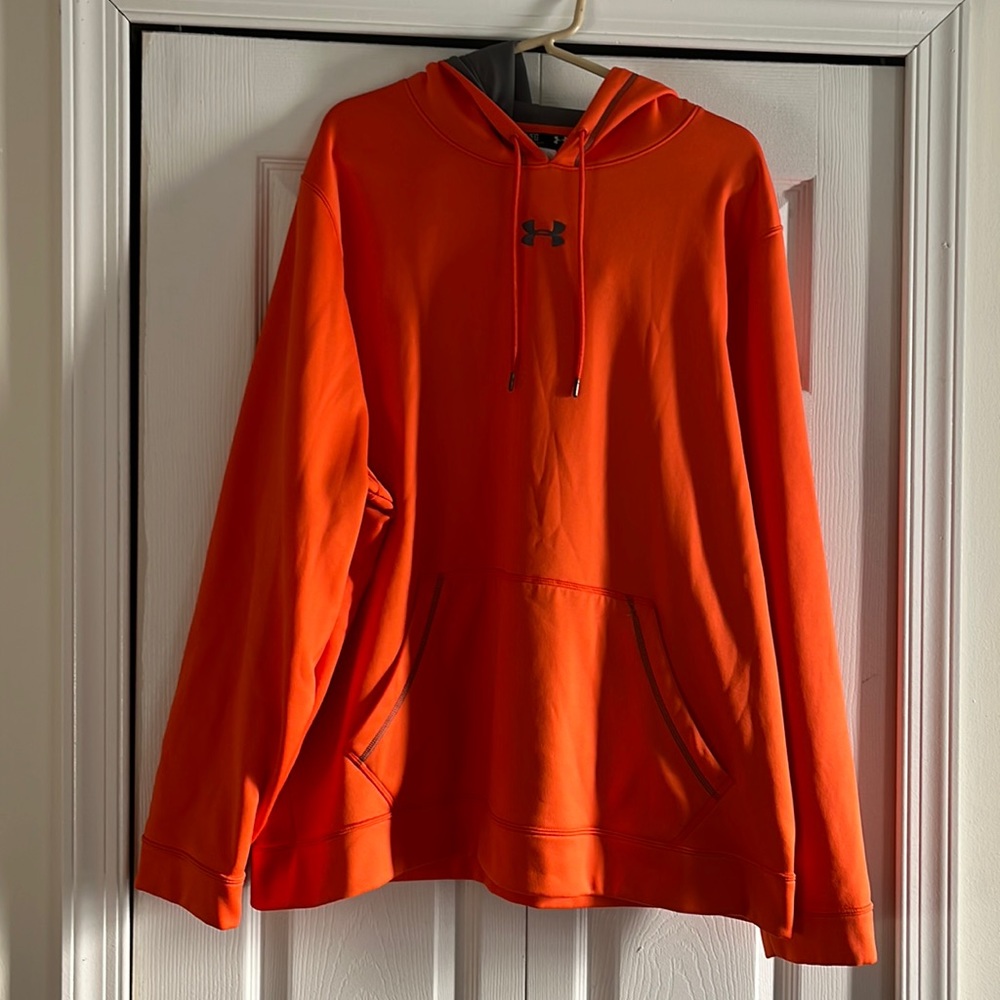 Gently worn Men’s UA Hoodie